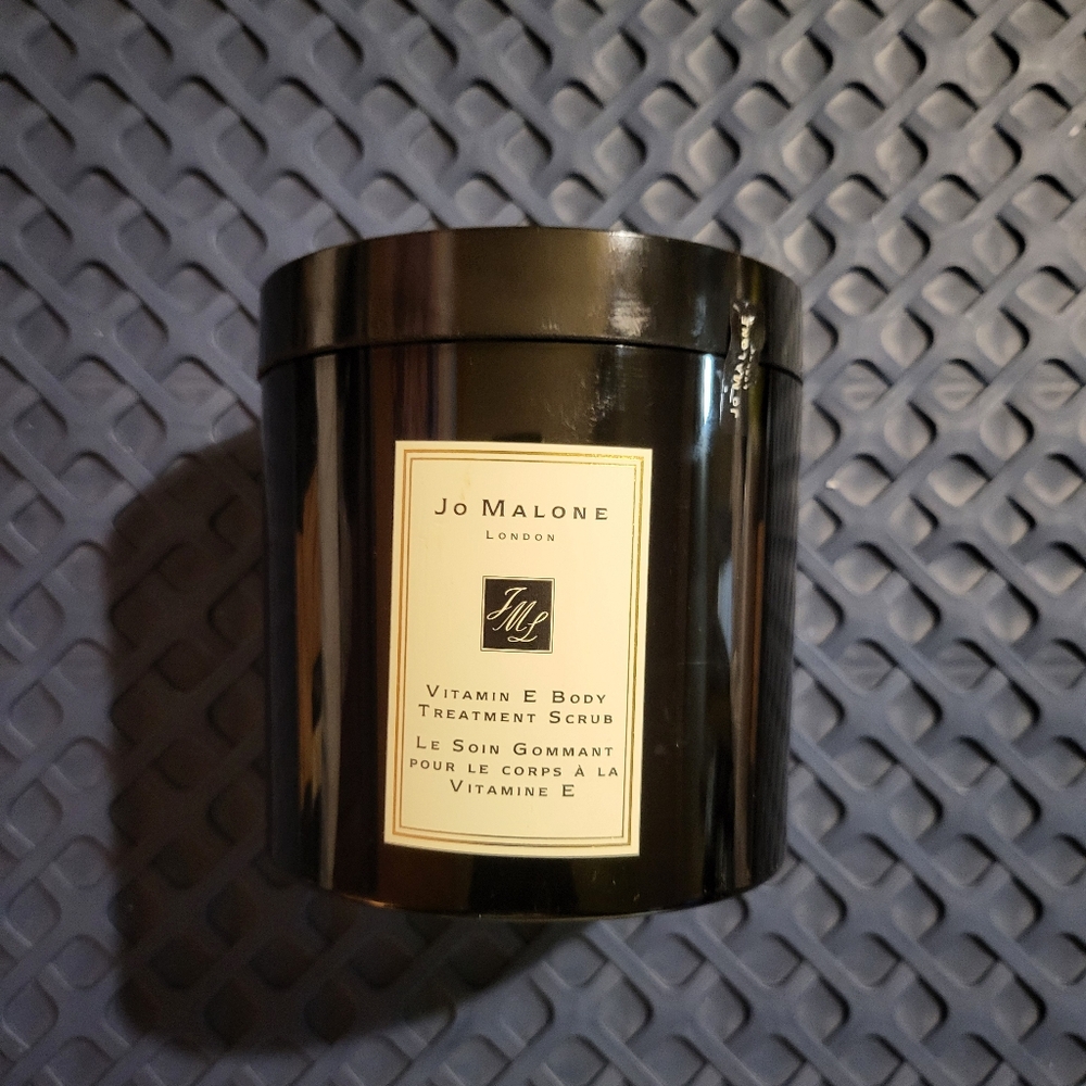 Jo Malone London Vitamin E Body Treatment Scrub